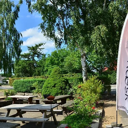 Vandel Hotel - Bed & Breakfast Inn