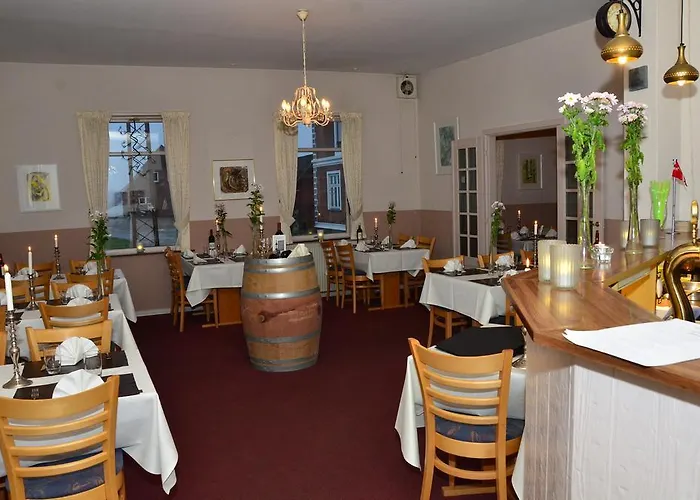 Vandel Hotel - Bed & Breakfast Inn