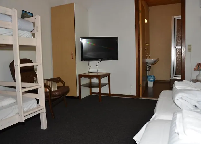 Vandel Hotel - Bed & Breakfast Inn